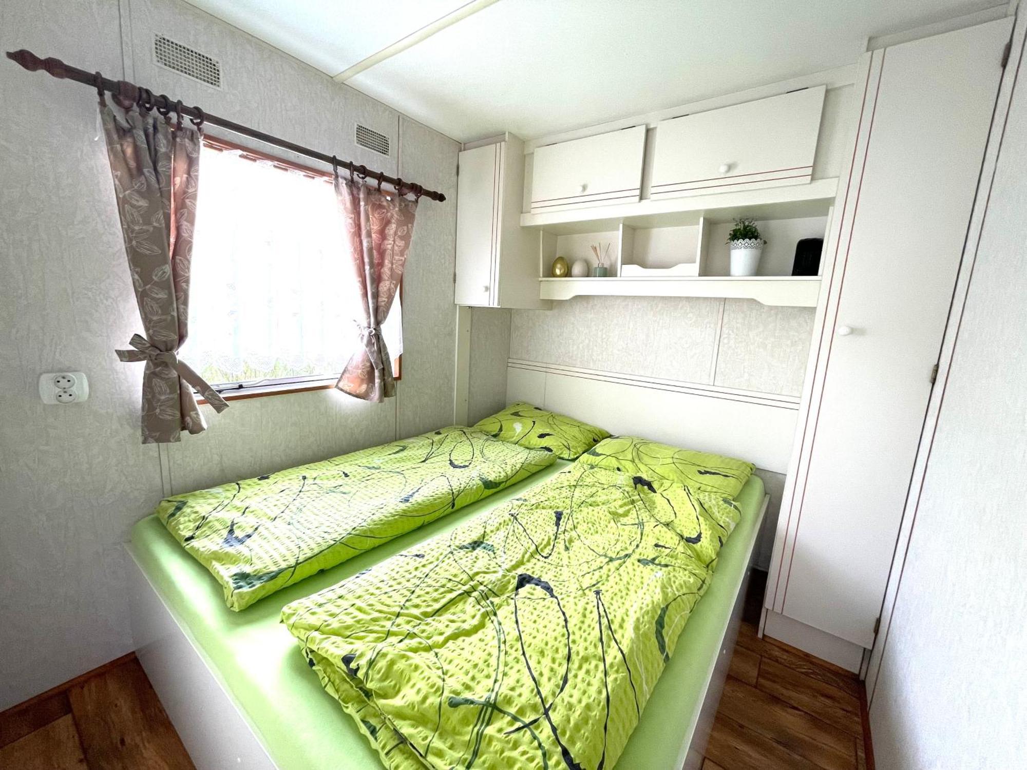 Hotel Mobilheim Josefina - Vyrovicka Prehrada à Vyrovice Extérieur photo