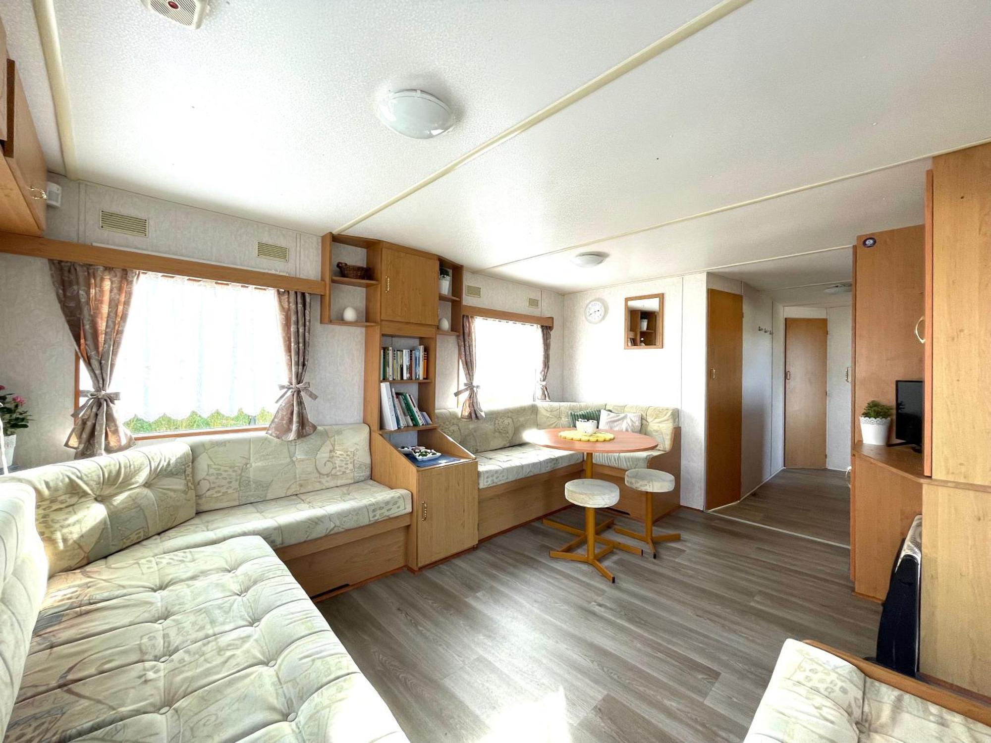 Hotel Mobilheim Josefina - Vyrovicka Prehrada à Vyrovice Extérieur photo