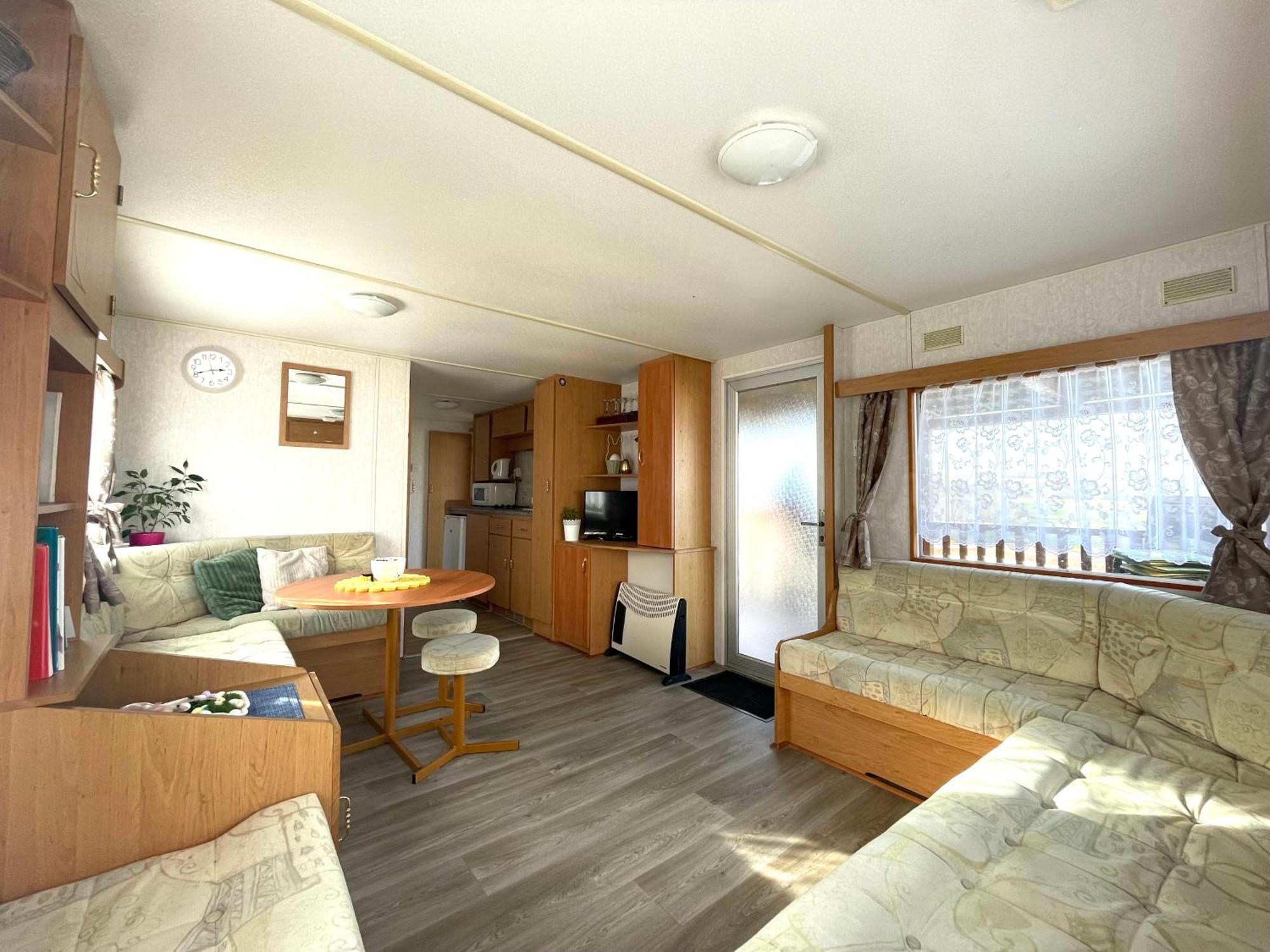 Hotel Mobilheim Josefina - Vyrovicka Prehrada à Vyrovice Extérieur photo